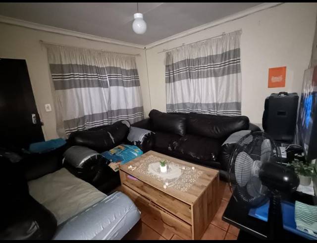 2 BEDROOM PROPERTY TO RENT IN BIRCH ACRES